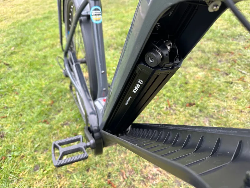 2ndHand Cube Touring Hybrid One 500 54cm Medium Electric Bike 2022 Grey/Blue-6